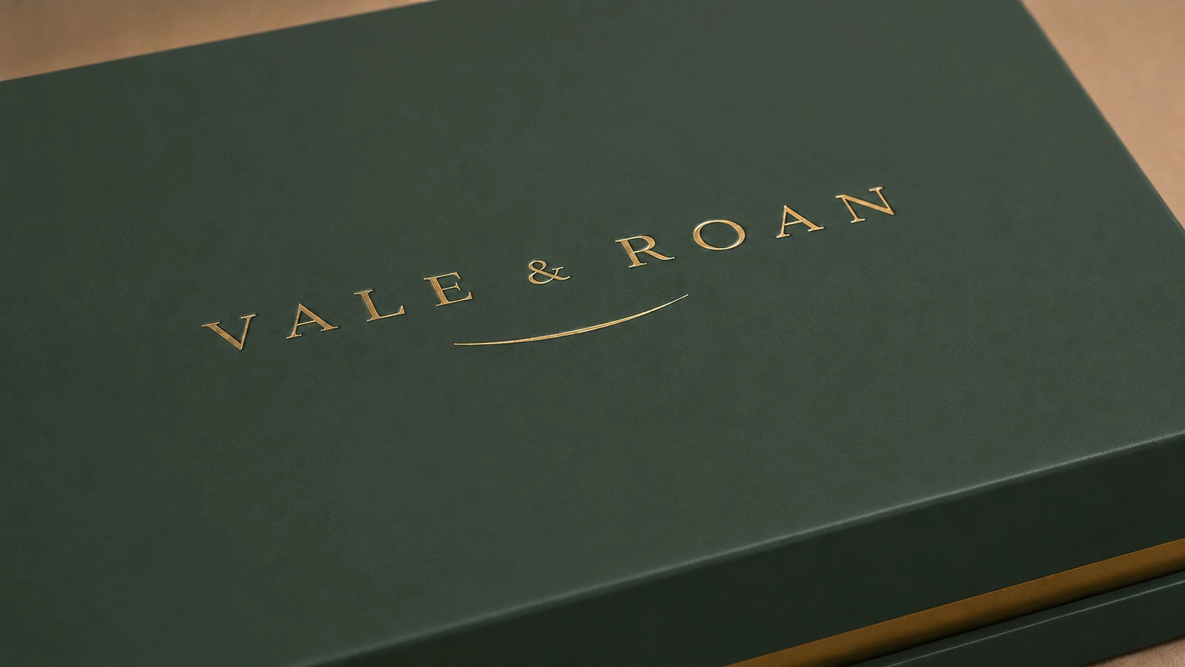 Vale & Roan Luxury Dog Collar Packaging Design